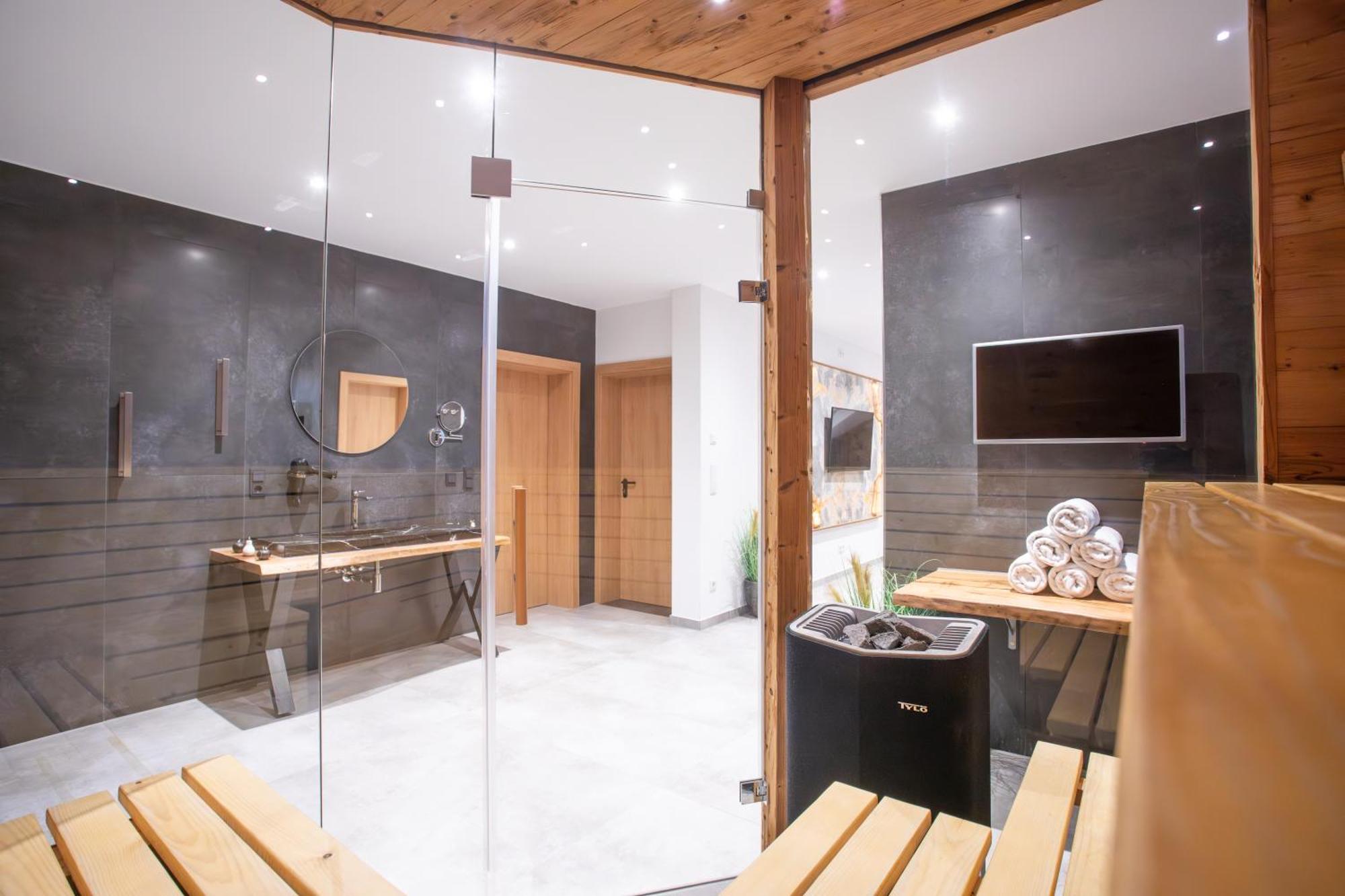 Private Spa & Garden Alpi ガルミッシュ・パルテンキルヒェン エクステリア 写真
