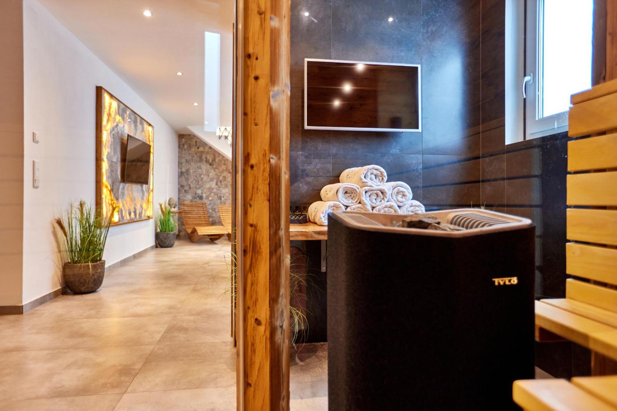 Private Spa & Garden Alpi ガルミッシュ・パルテンキルヒェン エクステリア 写真