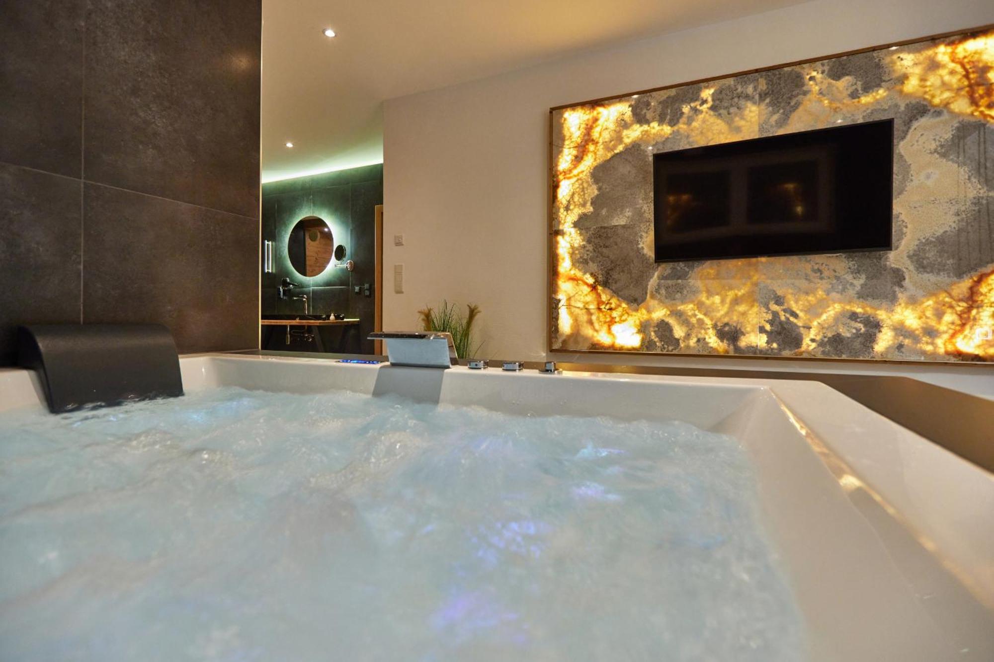 Private Spa & Garden Alpi ガルミッシュ・パルテンキルヒェン エクステリア 写真